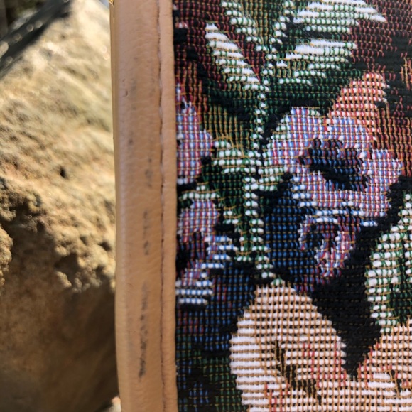 Vintage floral print clutch - Picture 7 of 10